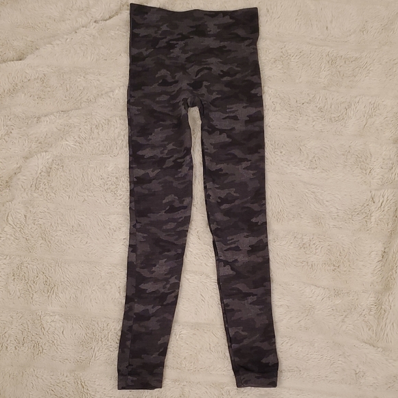 SPANX Pants - Spanx Camo Print Tights Leggings XS